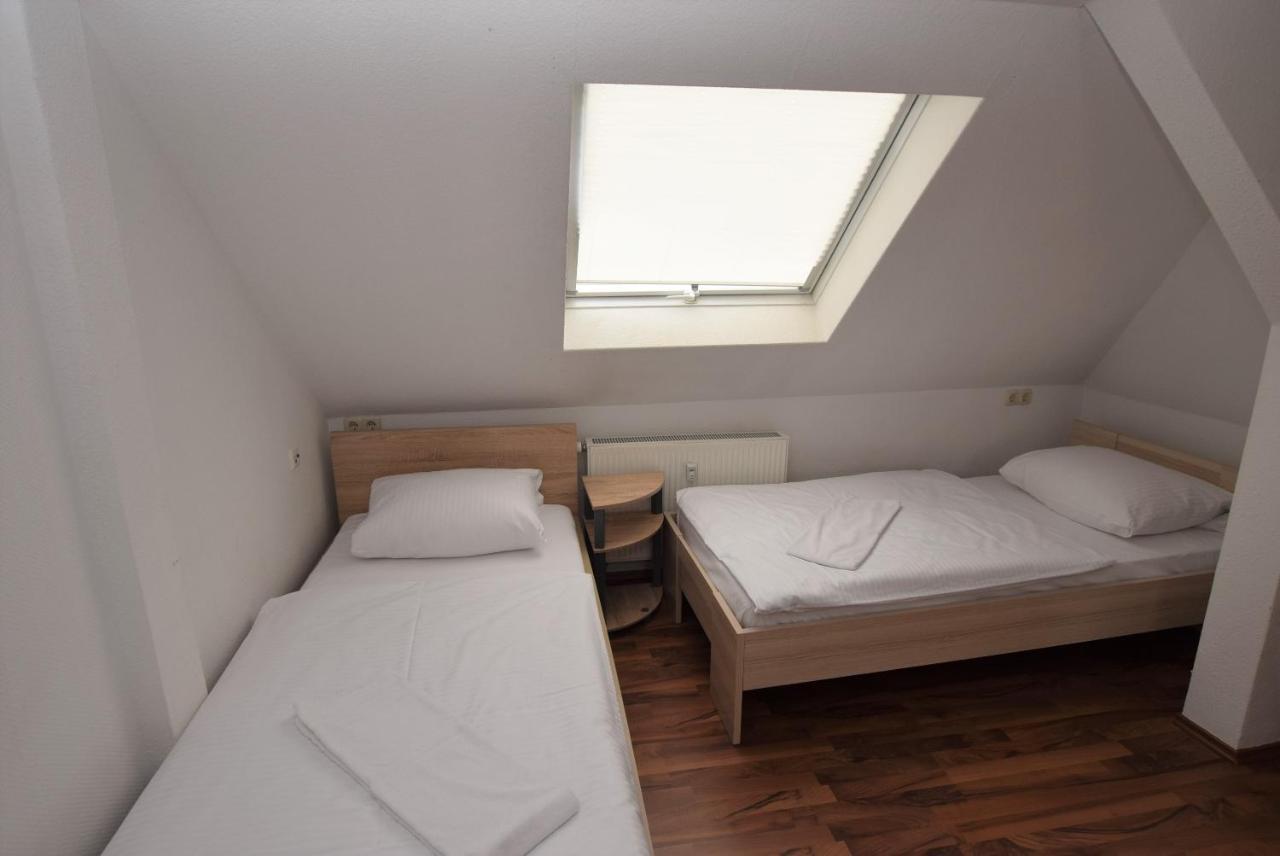 Nürtingen Zimmer Exterior foto
